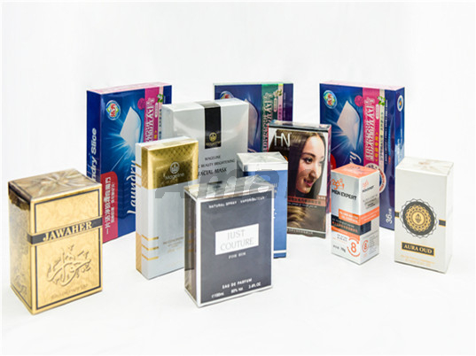 Automatische cosmetische parfumdoos3D-filmverpakkingsapparatuur